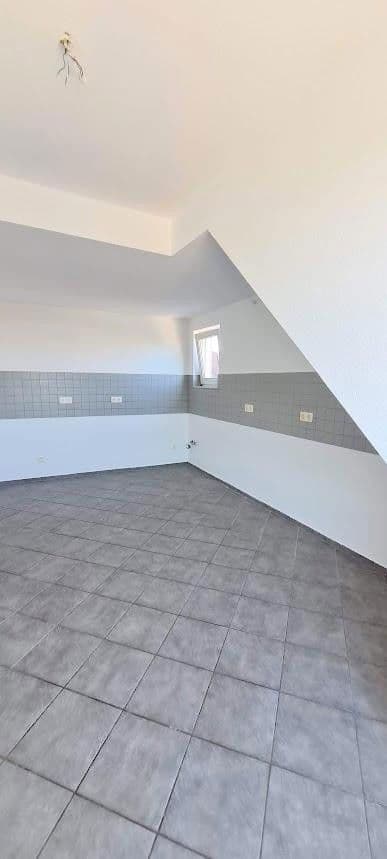 Pronájem bytu 3+1 80 m², Zwenkauer Str. 15, Markranstädt, Sasko Pronájem bytu 3+1 80 m², Zwenkauer Str. 15, Markranstädt, Sasko