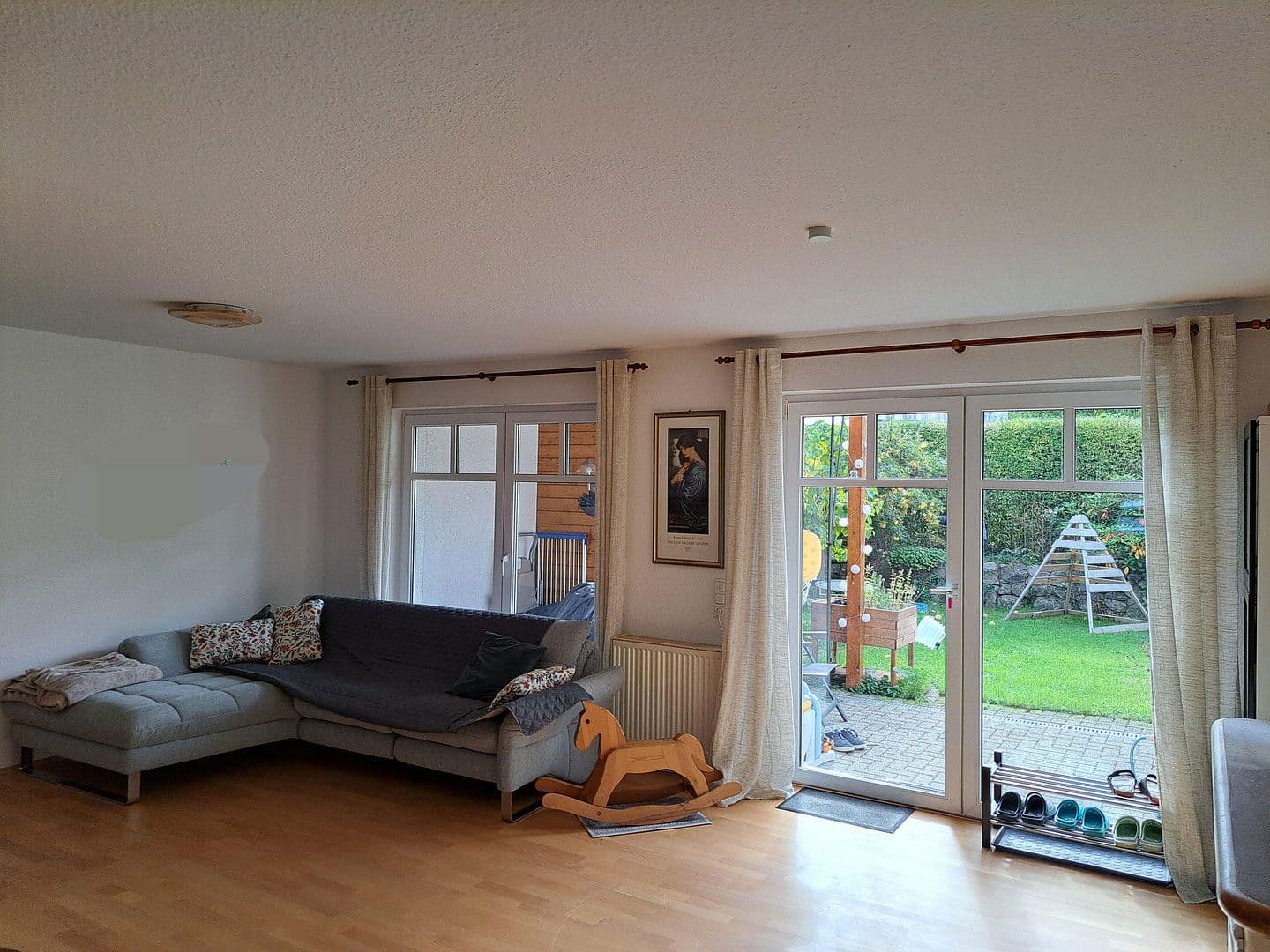 Pronájem domu 145 m², pozemek 220 m², An den Niederwiesen 65, Kassel, Hessen Pronájem domu 145 m², pozemek 220 m², An den Niederwiesen 65, Kassel, Hessen