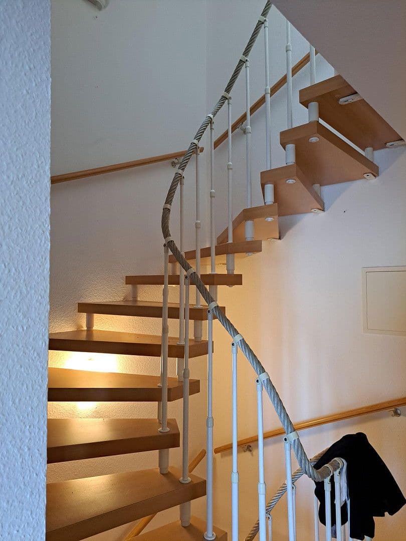 Pronájem domu 145 m², pozemek 220 m², An den Niederwiesen 65, Kassel, Hessen Pronájem domu 145 m², pozemek 220 m², An den Niederwiesen 65, Kassel, Hessen