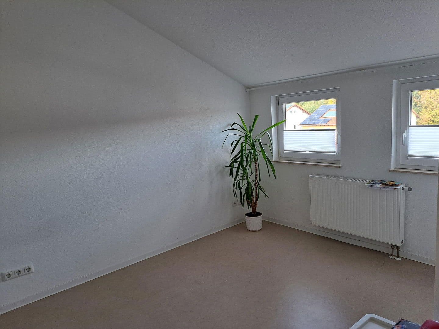 Pronájem domu 145 m², pozemek 220 m², An den Niederwiesen 65, Kassel, Hessen Pronájem domu 145 m², pozemek 220 m², An den Niederwiesen 65, Kassel, Hessen