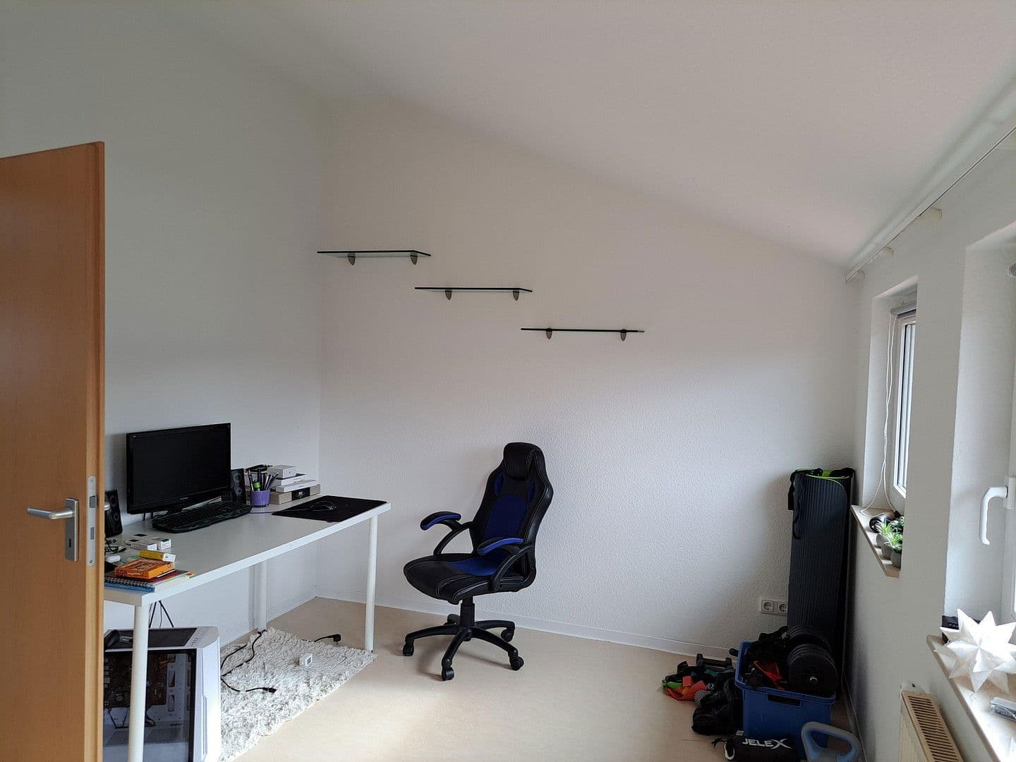 Pronájem domu 145 m², pozemek 220 m², An den Niederwiesen 65, Kassel, Hessen Pronájem domu 145 m², pozemek 220 m², An den Niederwiesen 65, Kassel, Hessen