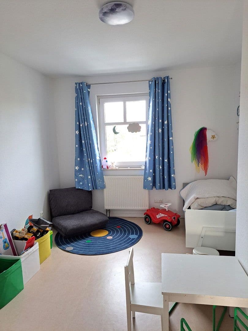 Pronájem domu 145 m², pozemek 220 m², An den Niederwiesen 65, Kassel, Hessen Pronájem domu 145 m², pozemek 220 m², An den Niederwiesen 65, Kassel, Hessen