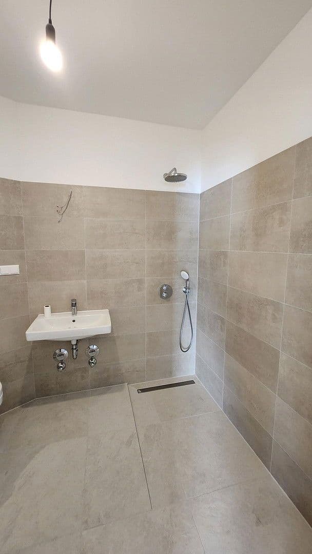 Prodej bytu 3+1 79 m², Kohlenstr. 8, Leipzig, Sasko Prodej bytu 3+1 79 m², Kohlenstr. 8, Leipzig, Sasko