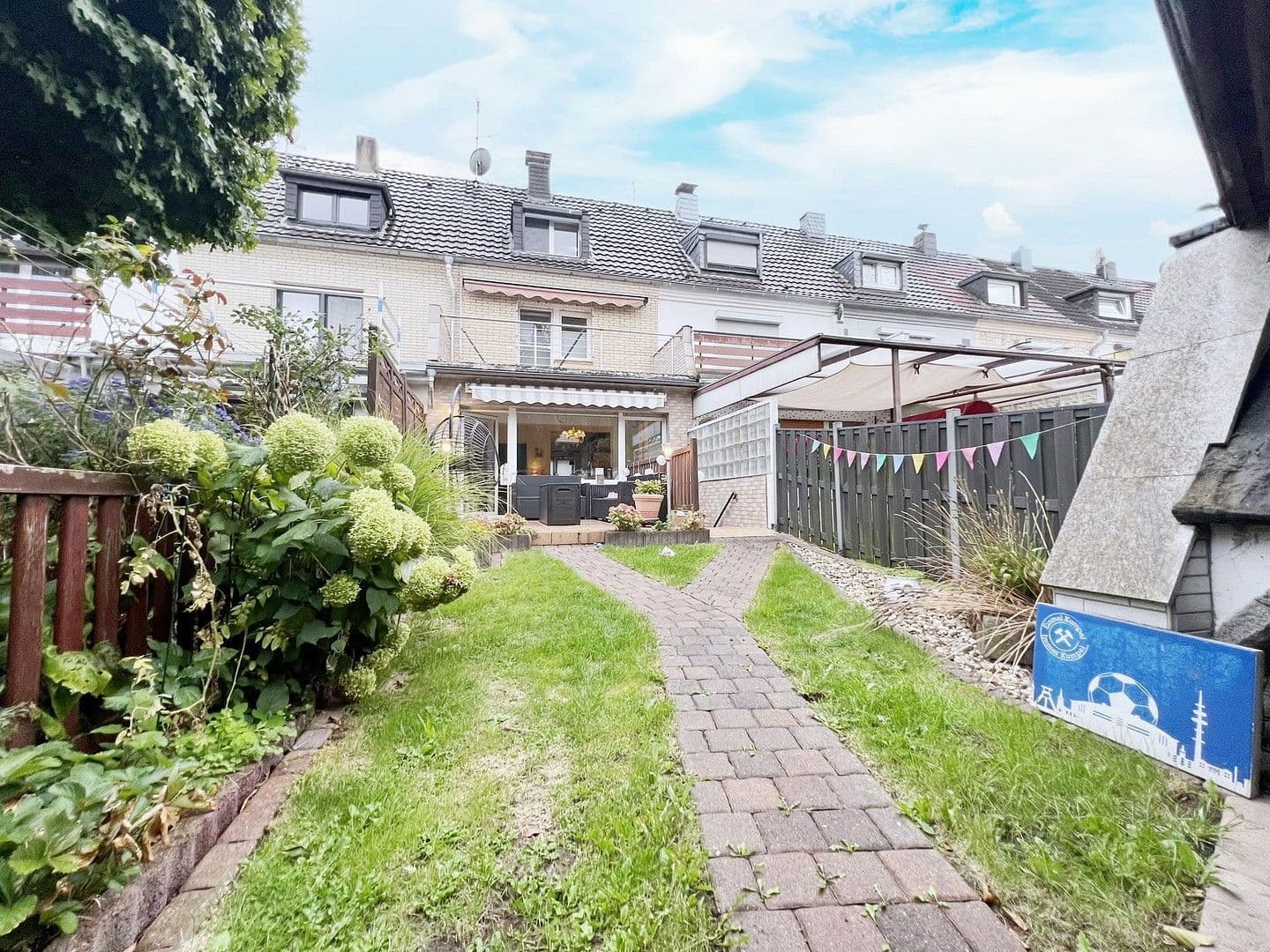 Prodej domu 100 m², pozemek 121 m², Duisburg, Severní Porýní-Vestfálsko Prodej domu 100 m², pozemek 121 m², Duisburg, Severní Porýní-Vestfálsko