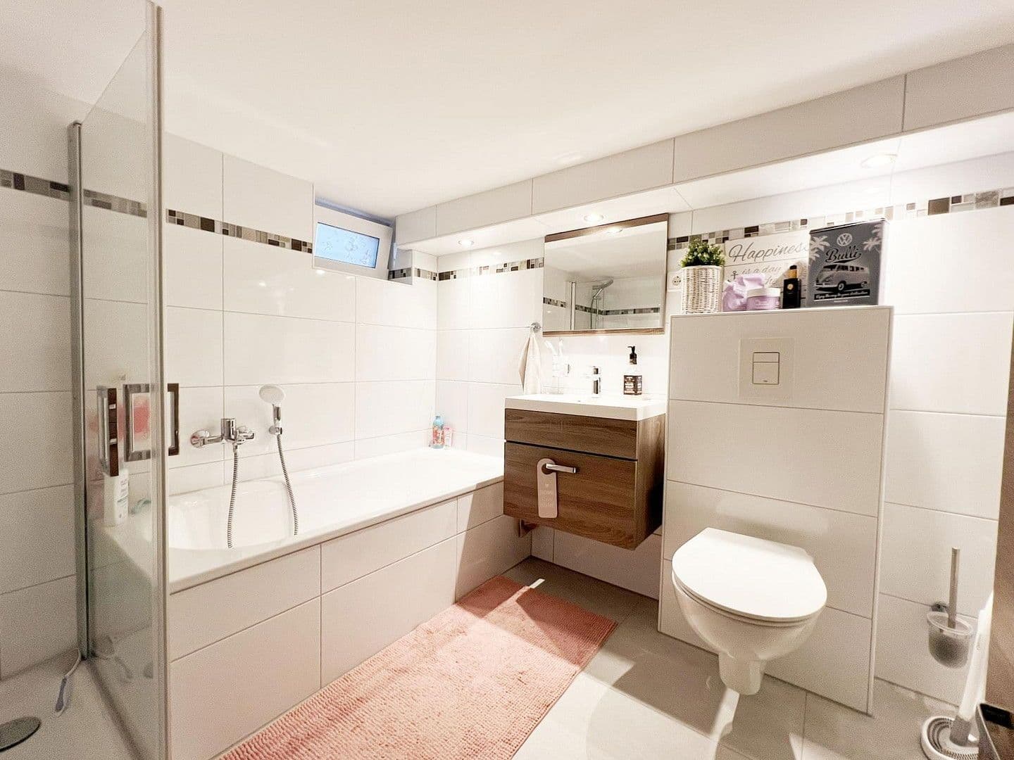 Prodej domu 100 m², pozemek 121 m², Duisburg, Severní Porýní-Vestfálsko Prodej domu 100 m², pozemek 121 m², Duisburg, Severní Porýní-Vestfálsko