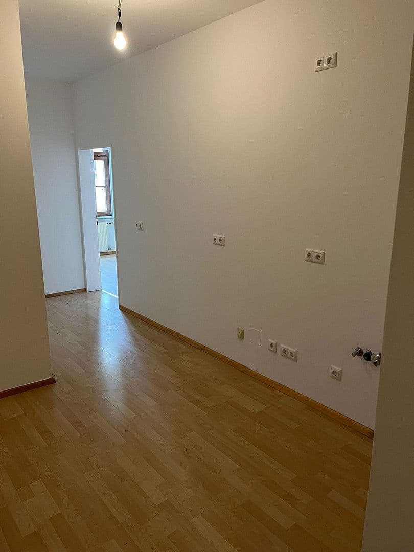 Pronájem bytu 3+1 98 m², Altstadt 107, Landshut, Bavorsko Pronájem bytu 3+1 98 m², Altstadt 107, Landshut, Bavorsko