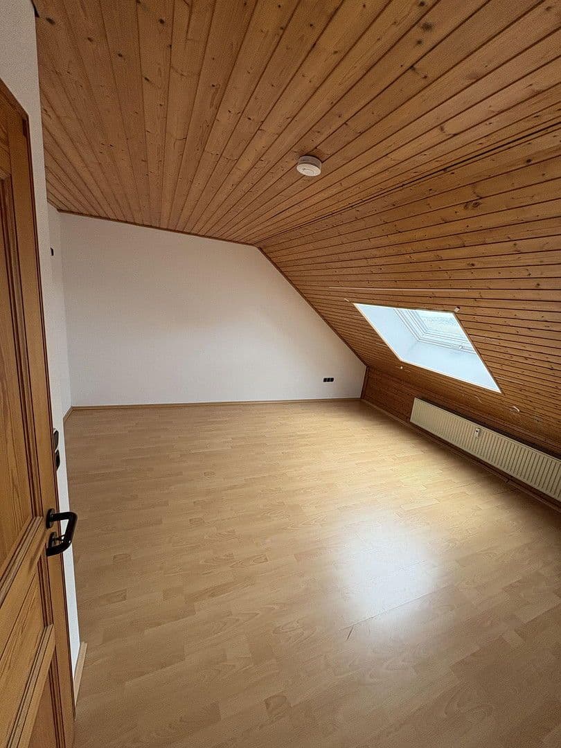 Pronájem bytu 3+1 120 m², Ermreus 28, Kunreuth, Bavorsko Pronájem bytu 3+1 120 m², Ermreus 28, Kunreuth, Bavorsko