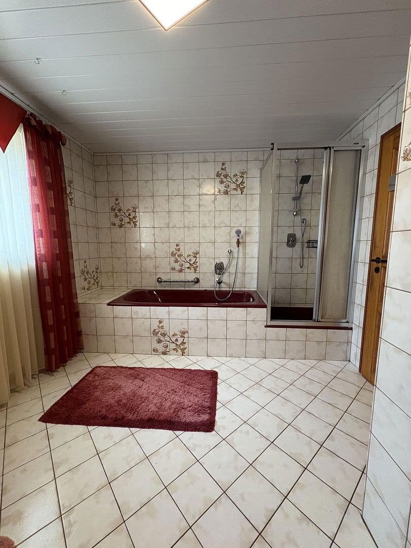 Pronájem bytu 3+1 120 m², Ermreus 28, Kunreuth, Bavorsko Pronájem bytu 3+1 120 m², Ermreus 28, Kunreuth, Bavorsko