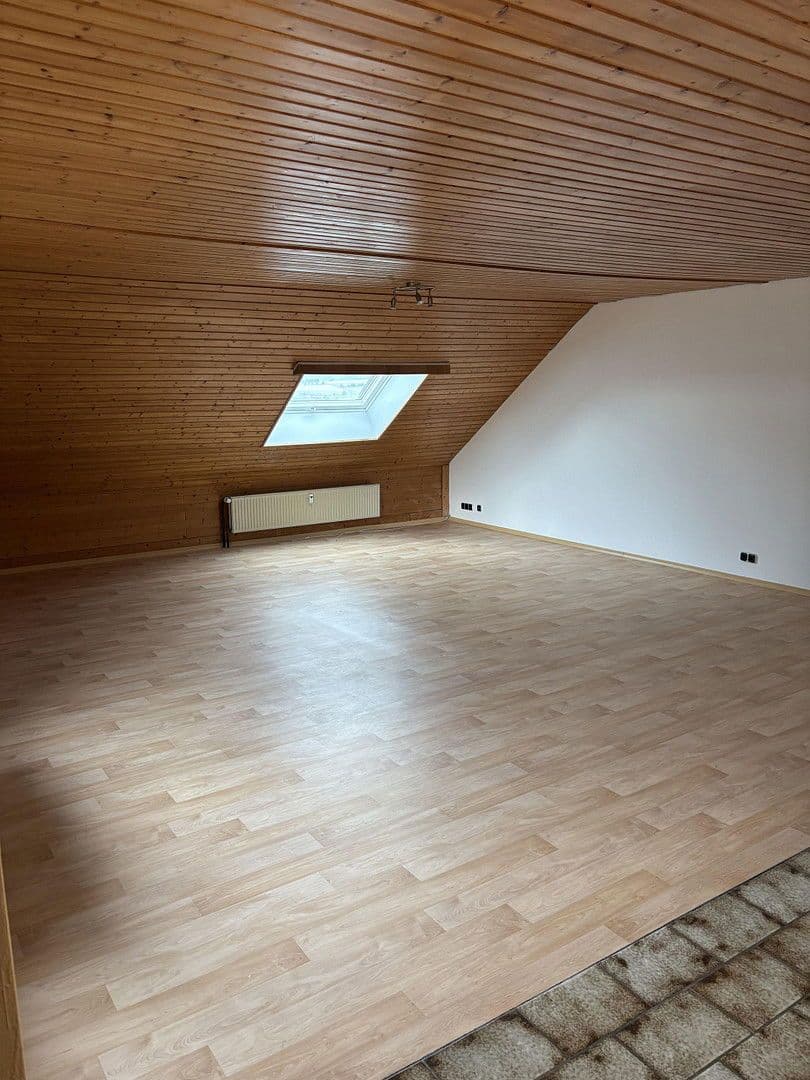Pronájem bytu 3+1 120 m², Ermreus 28, Kunreuth, Bavorsko Pronájem bytu 3+1 120 m², Ermreus 28, Kunreuth, Bavorsko