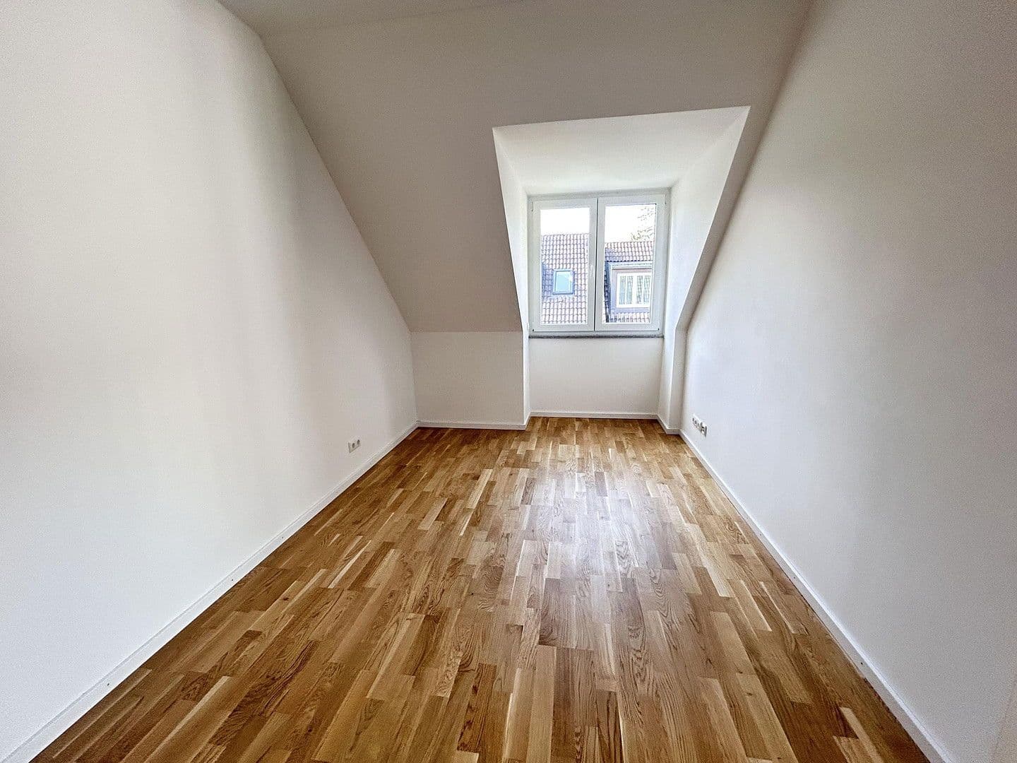 Pronájem bytu 3+1 90 m², München, Bavorsko Pronájem bytu 3+1 90 m², München, Bavorsko