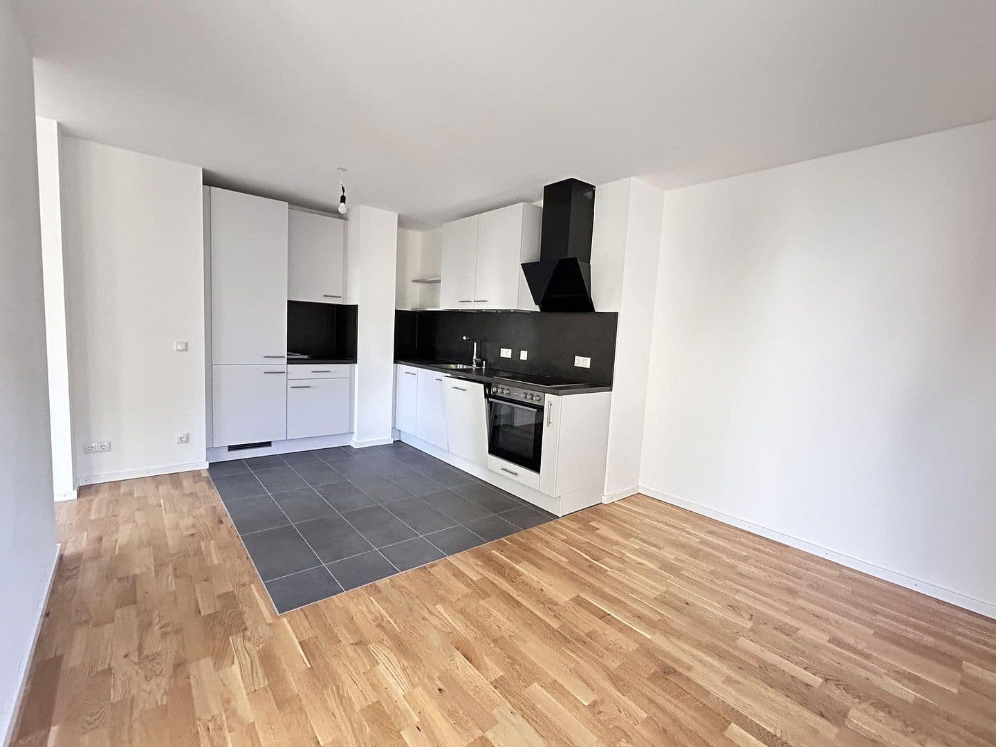 Pronájem bytu 3+1 90 m², München, Bavorsko Pronájem bytu 3+1 90 m², München, Bavorsko
