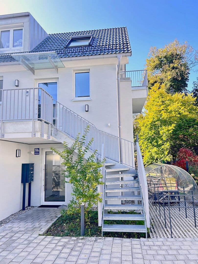 Pronájem bytu 3+1 90 m², München, Bavorsko Pronájem bytu 3+1 90 m², München, Bavorsko