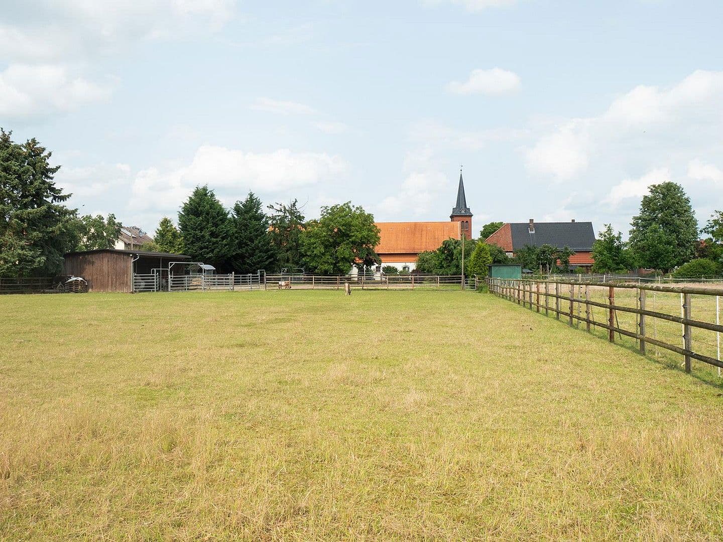 Prodej domu 345 m², pozemek 7.985 m², Wendeburg, Dolní Sasko Prodej domu 345 m², pozemek 7.985 m², Wendeburg, Dolní Sasko