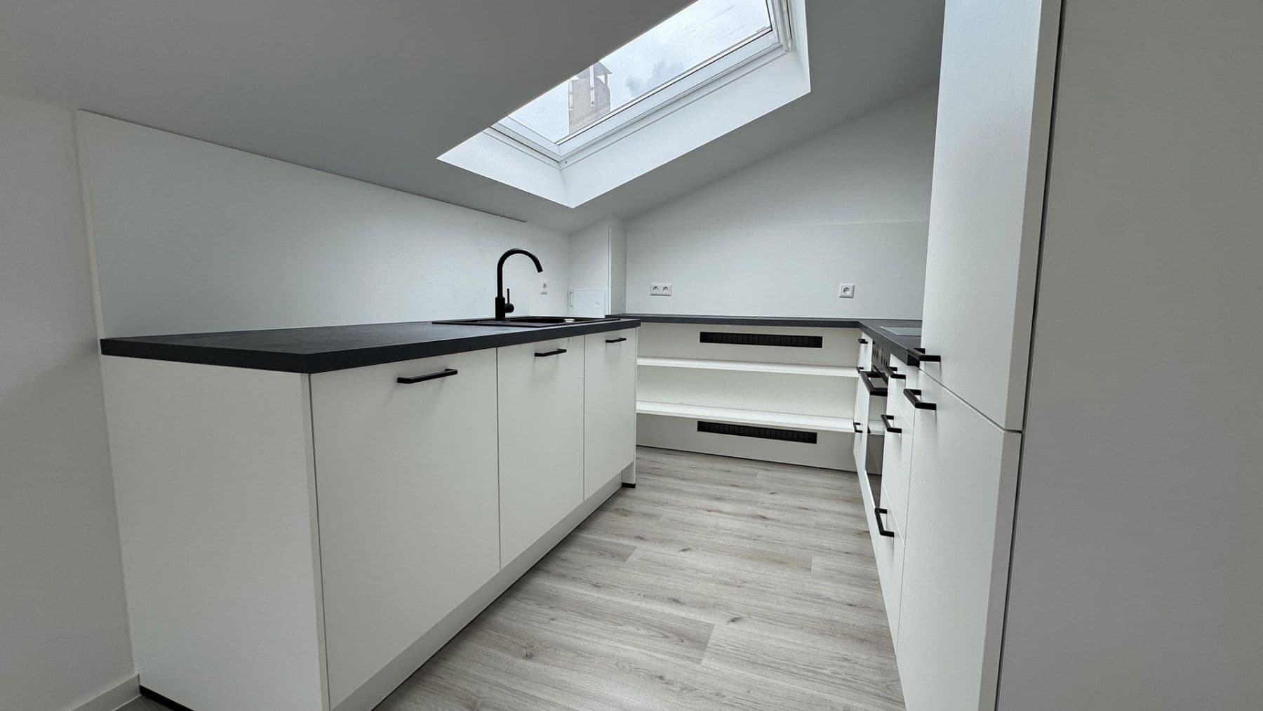 Pronájem bytu 3+1 71 m², Hohenstaufenstr. 56, Pforzheim, Bádensko-Württembersko Pronájem bytu 3+1 71 m², Hohenstaufenstr. 56, Pforzheim, Bádensko-Württembersko