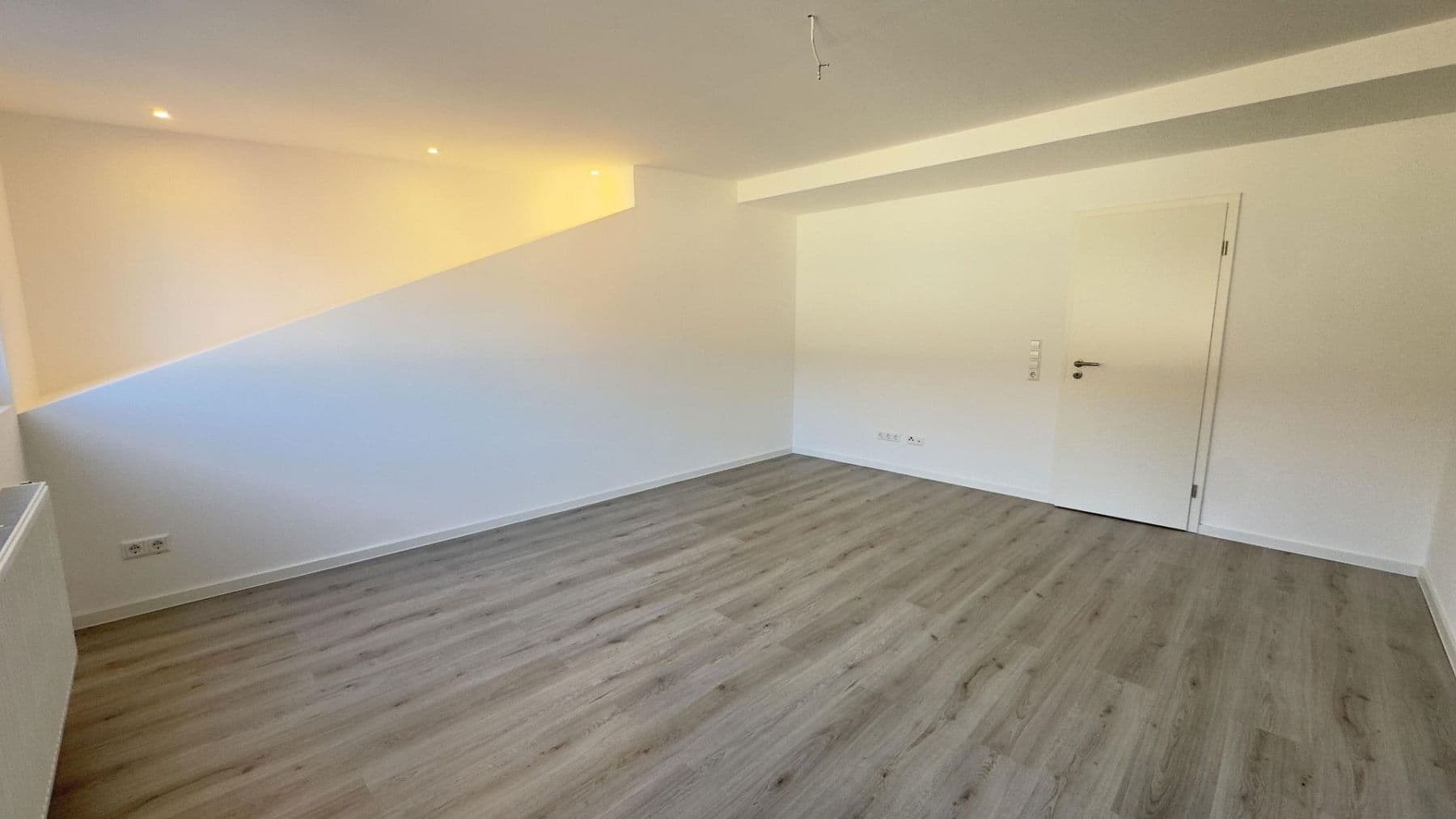 Pronájem bytu 3+1 71 m², Hohenstaufenstr. 56, Pforzheim, Bádensko-Württembersko Pronájem bytu 3+1 71 m², Hohenstaufenstr. 56, Pforzheim, Bádensko-Württembersko