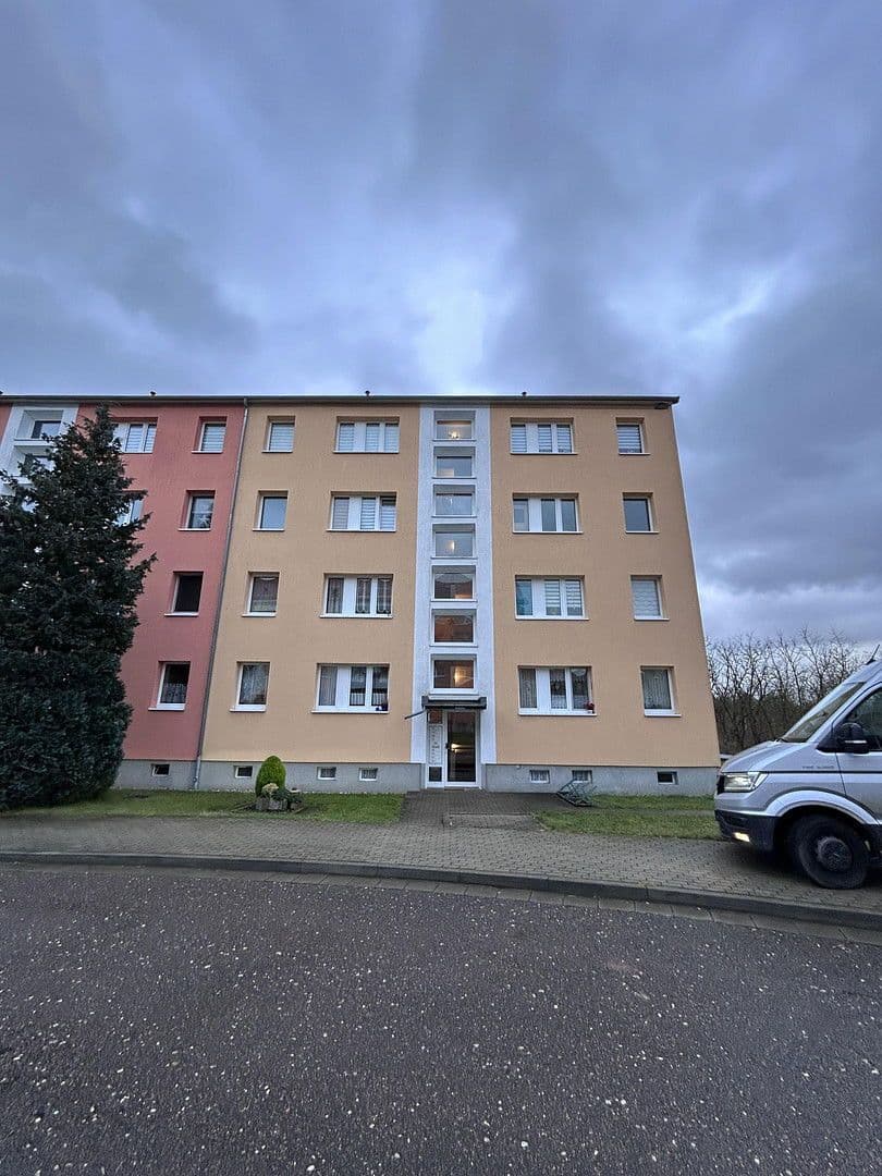 Pronájem bytu 3+1 61 m², Neue Burgkemnitzer Straße 57, Muldestausee, Sasko-Anhaltsko Pronájem bytu 3+1 61 m², Neue Burgkemnitzer Straße 57, Muldestausee, Sasko-Anhaltsko