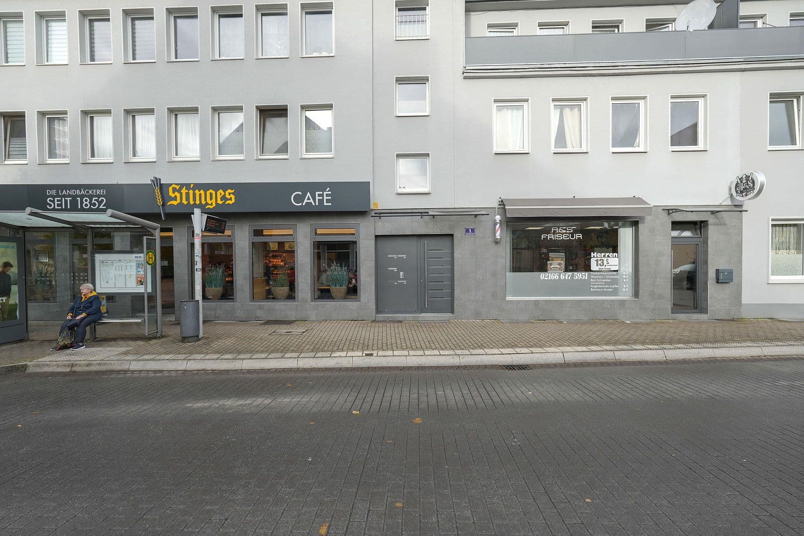 Prodej domu 1.296 m², pozemek 1.162 m², KONSTANTINPLATZ.5, Nordrhein-Westfalen - Mönchengladbach, Severní Porýní-Vestfálsko Prodej domu 1.296 m², pozemek 1.162 m², KONSTANTINPLATZ.5, Nordrhein-Westfalen - Mönchengladbach, Severní Porýní-Vestfálsko