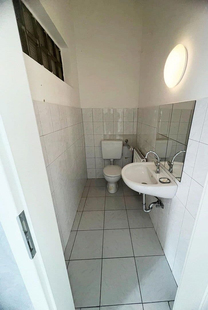 Prodej domu 1.296 m², pozemek 1.162 m², KONSTANTINPLATZ.5, Nordrhein-Westfalen - Mönchengladbach, Severní Porýní-Vestfálsko Prodej domu 1.296 m², pozemek 1.162 m², KONSTANTINPLATZ.5, Nordrhein-Westfalen - Mönchengladbach, Severní Porýní-Vestfálsko