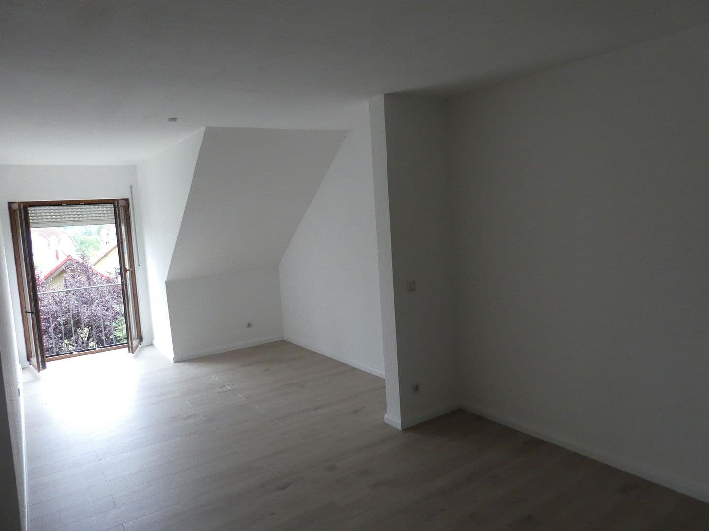 Prodej bytu 3+1 56 m², Am Sonnenhang 48, Freital, Sasko Prodej bytu 3+1 56 m², Am Sonnenhang 48, Freital, Sasko