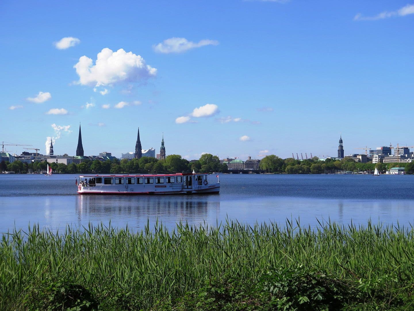 Pronájem bytu 1+1 31 m², Schwanenwik 40, Hamburg-Uhlenhorst, Hamburg Pronájem bytu 1+1 31 m², Schwanenwik 40, Hamburg-Uhlenhorst, Hamburg