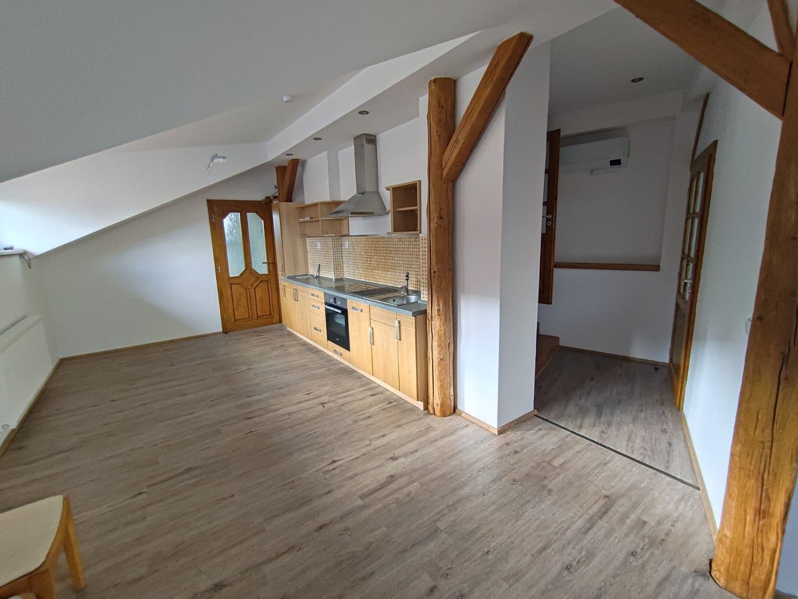 Pronájem bytu 2+kk 63 m², Nádražní, Vrchlabí, Královéhradecký kraj Pronájem bytu 2+kk 63 m², Nádražní, Vrchlabí, Královéhradecký kraj