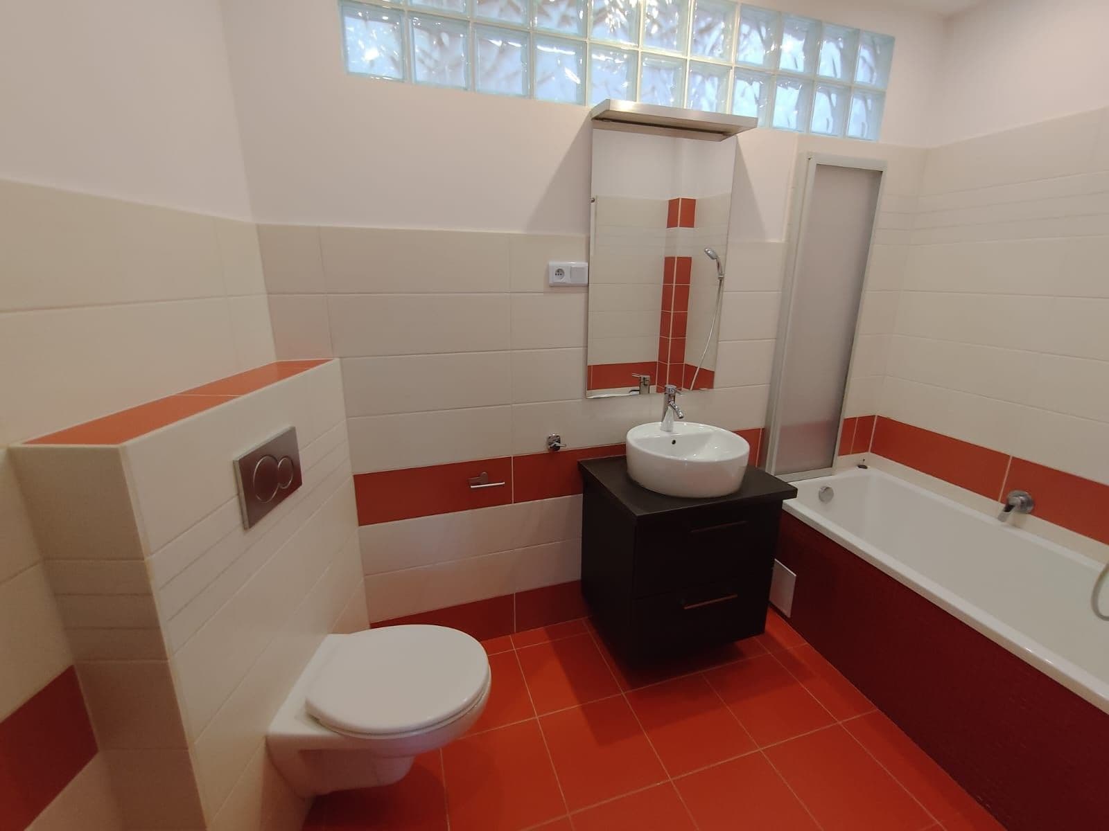 Pronájem bytu 2+kk 63 m², Nádražní, Vrchlabí, Královéhradecký kraj Pronájem bytu 2+kk 63 m², Nádražní, Vrchlabí, Královéhradecký kraj