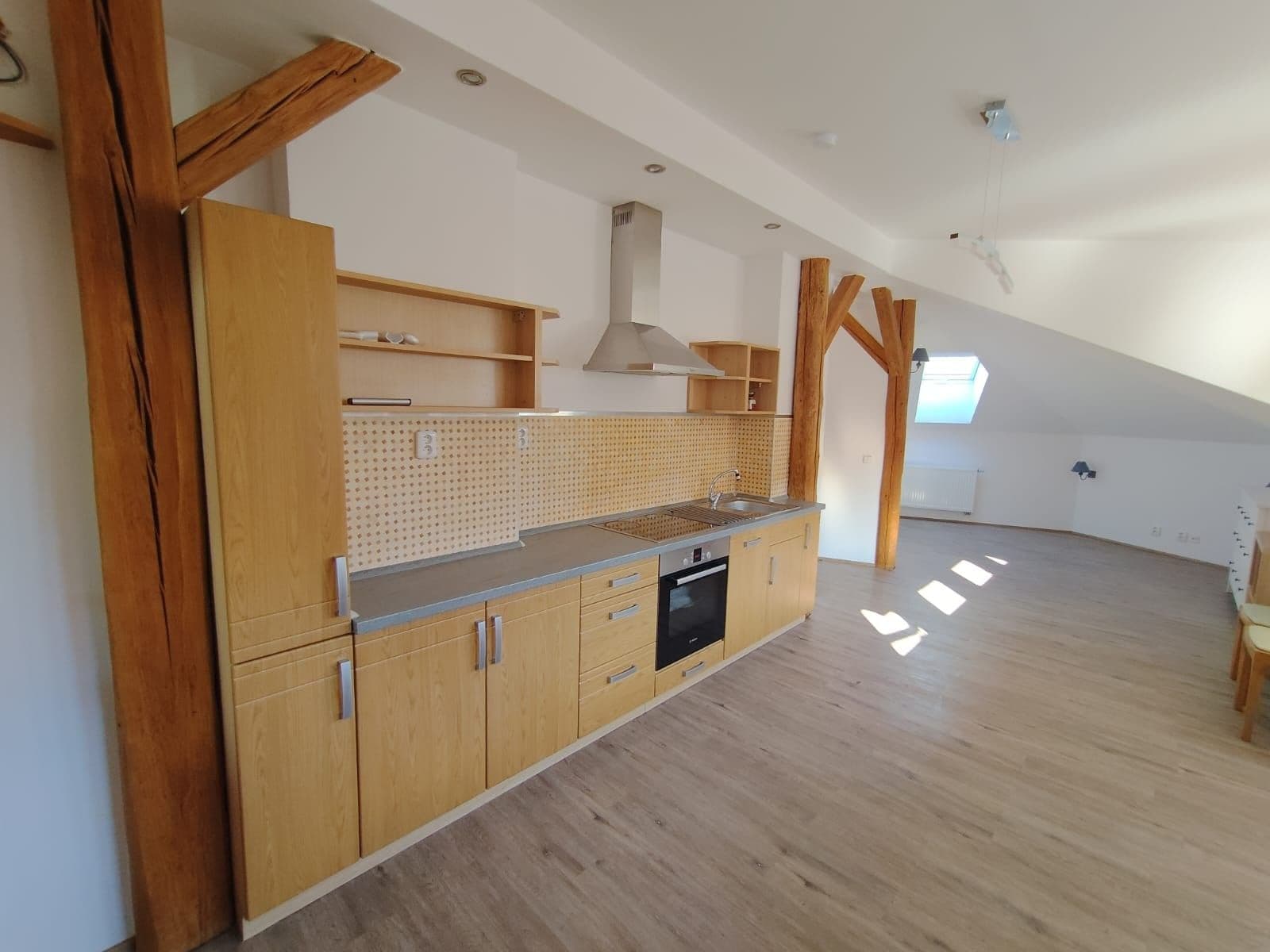 Pronájem bytu 2+kk 63 m², Nádražní, Vrchlabí, Královéhradecký kraj Pronájem bytu 2+kk 63 m², Nádražní, Vrchlabí, Královéhradecký kraj