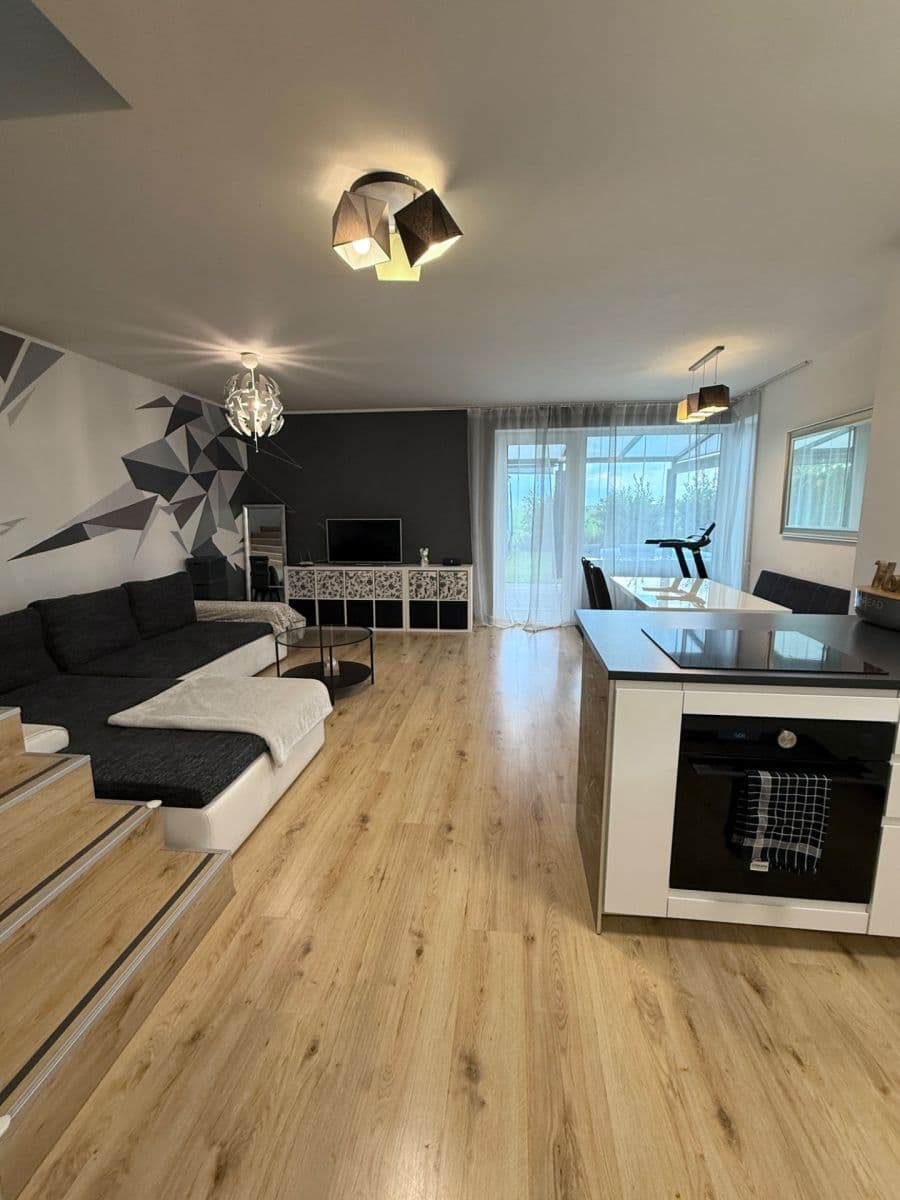 Prodej domu 114 m², pozemek 294 m², Pivoňková, Zlonín, Středočeský kraj Prodej domu 114 m², pozemek 294 m², Pivoňková, Zlonín, Středočeský kraj