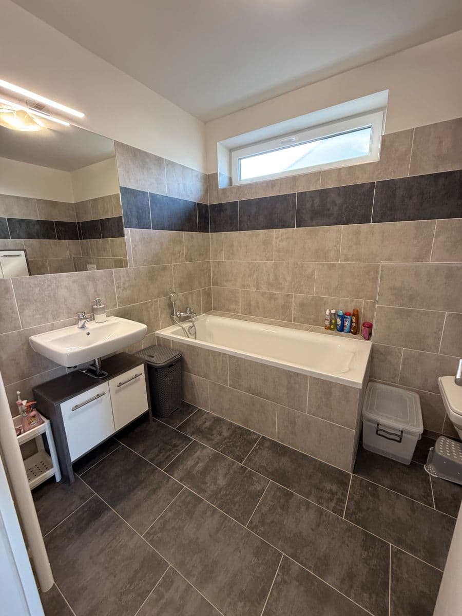 Prodej domu 114 m², pozemek 294 m², Pivoňková, Zlonín, Středočeský kraj Prodej domu 114 m², pozemek 294 m², Pivoňková, Zlonín, Středočeský kraj