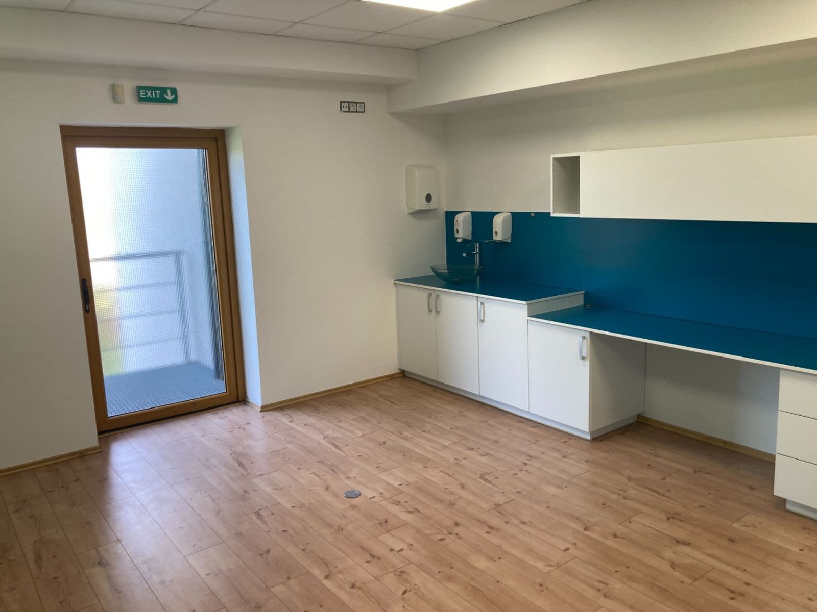 Pronájem nebytového prostoru 120 m², Červenohrádecká, Plzeň, Plzeňský kraj Pronájem nebytového prostoru 120 m², Červenohrádecká, Plzeň, Plzeňský kraj