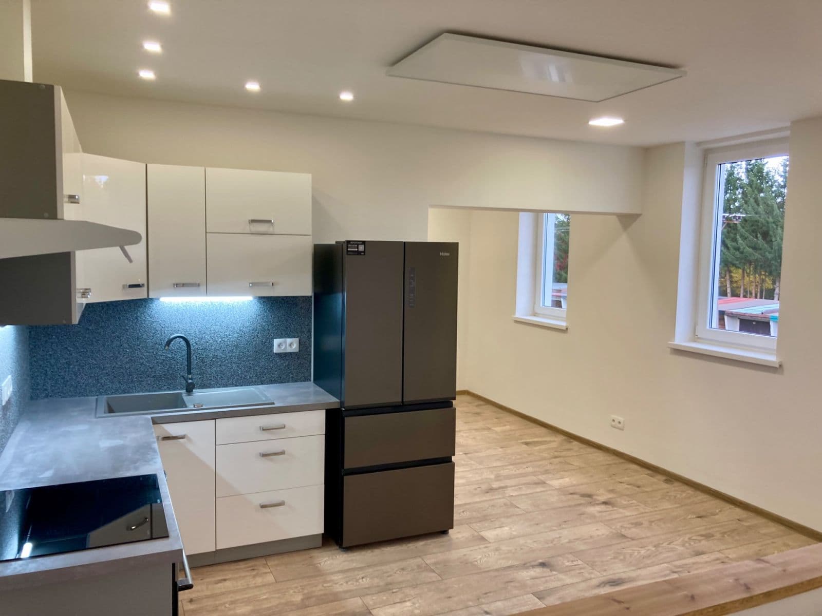 Prodej bytu 3+1 75 m², Dlouhá, Karlovy Vary, Karlovarský kraj Prodej bytu 3+1 75 m², Dlouhá, Karlovy Vary, Karlovarský kraj