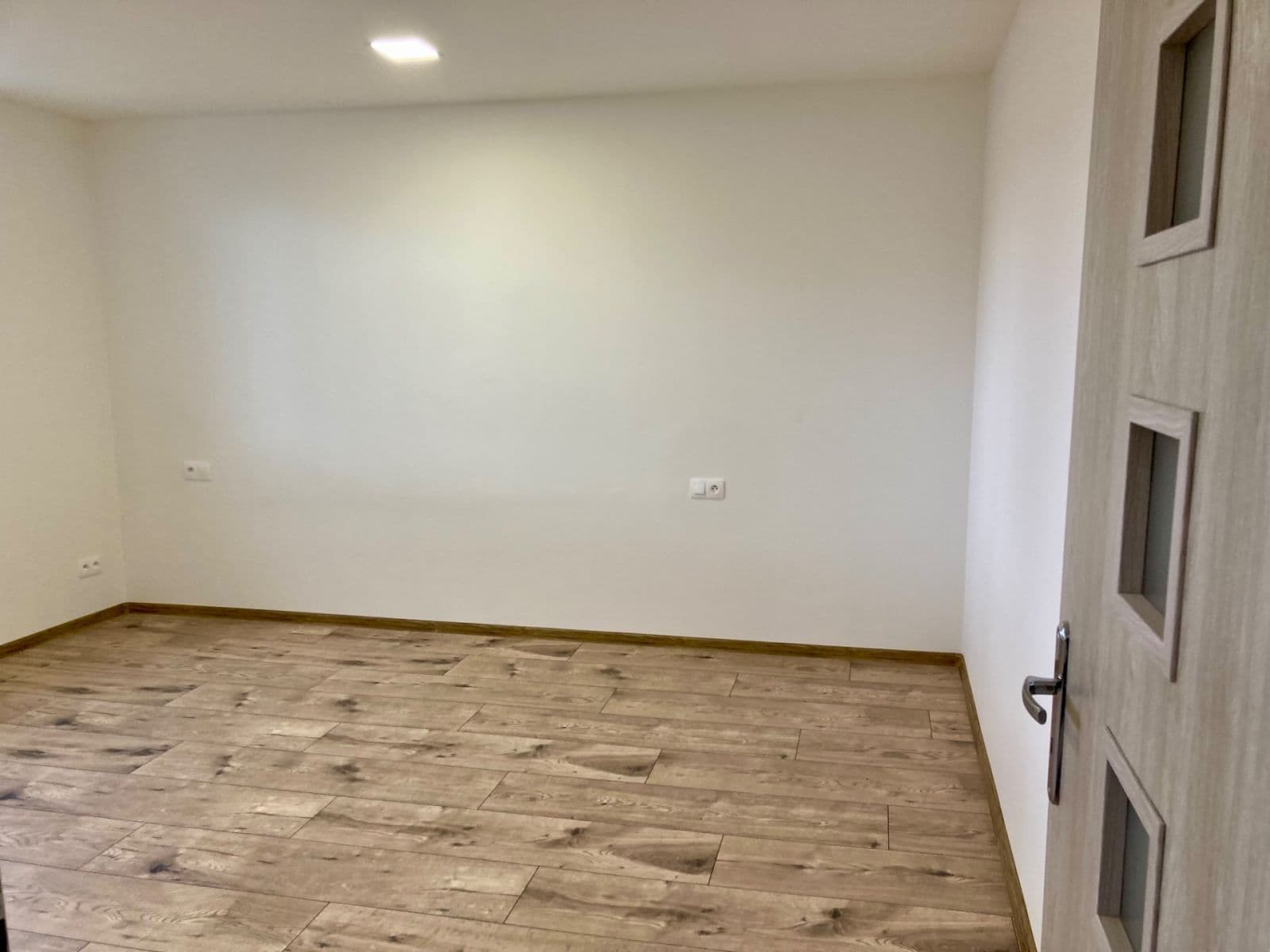 Prodej bytu 3+1 75 m², Dlouhá, Karlovy Vary, Karlovarský kraj Prodej bytu 3+1 75 m², Dlouhá, Karlovy Vary, Karlovarský kraj