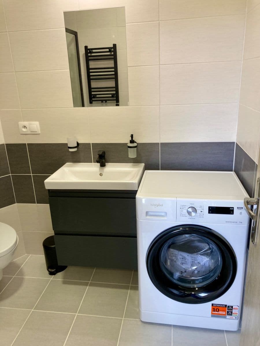 Prodej bytu 3+1 75 m², Dlouhá, Karlovy Vary, Karlovarský kraj Prodej bytu 3+1 75 m², Dlouhá, Karlovy Vary, Karlovarský kraj