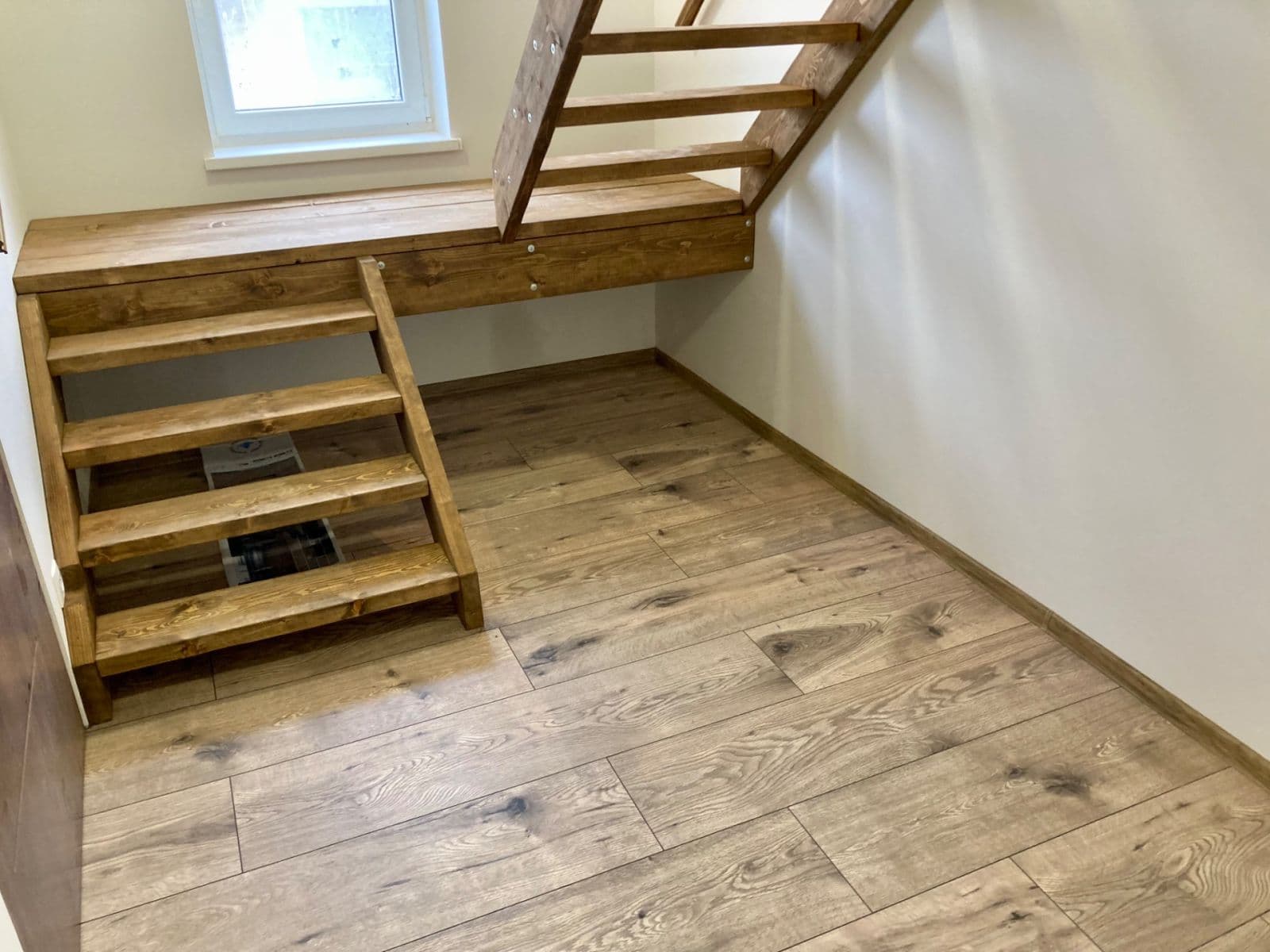 Prodej bytu 3+1 75 m², Dlouhá, Karlovy Vary, Karlovarský kraj Prodej bytu 3+1 75 m², Dlouhá, Karlovy Vary, Karlovarský kraj