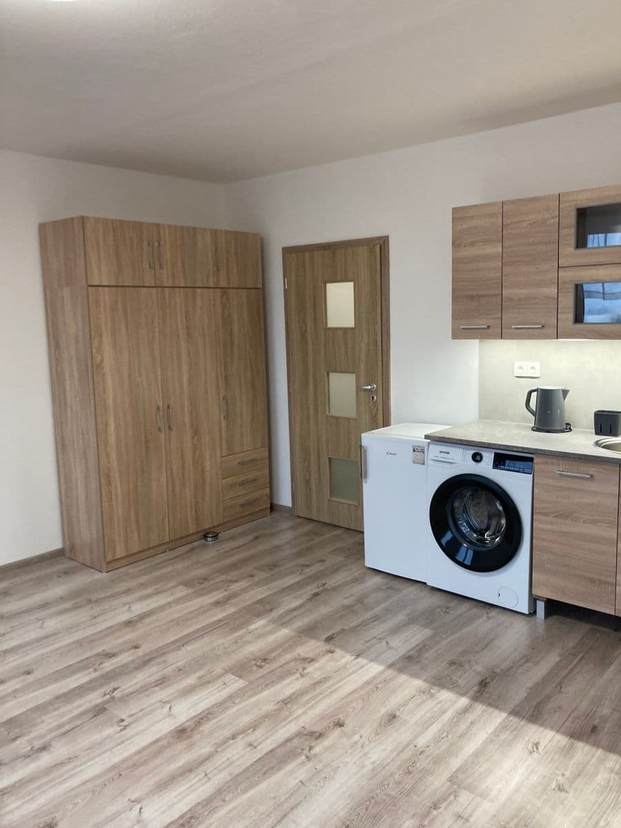 Pronájem bytu 1+kk 31 m², Dukelských hrdinů, Ústí nad Labem, Ústecký kraj Pronájem bytu 1+kk 31 m², Dukelských hrdinů, Ústí nad Labem, Ústecký kraj