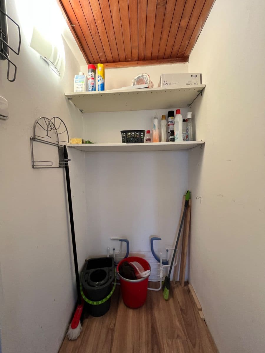 Prodej bytu 3+1 81 m², U Jezera, Praha, Praha Prodej bytu 3+1 81 m², U Jezera, Praha, Praha