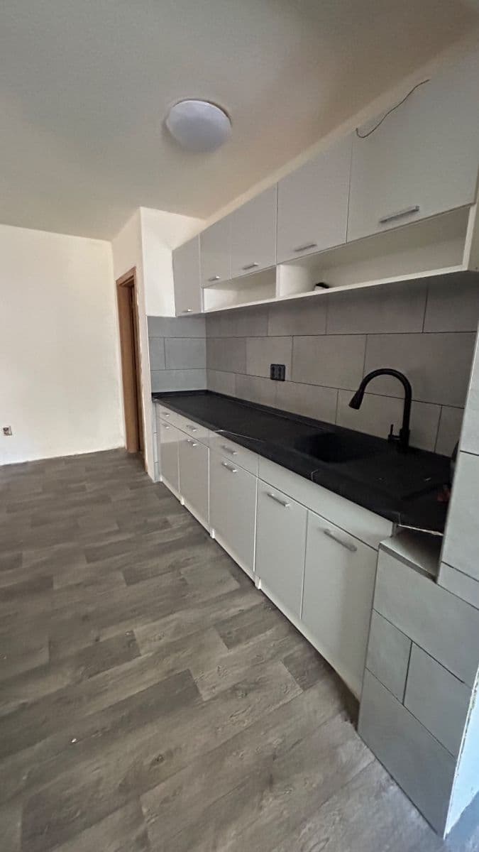 Pronájem bytu 1+kk 44 m², Štechova, Slaný, Středočeský kraj Pronájem bytu 1+kk 44 m², Štechova, Slaný, Středočeský kraj