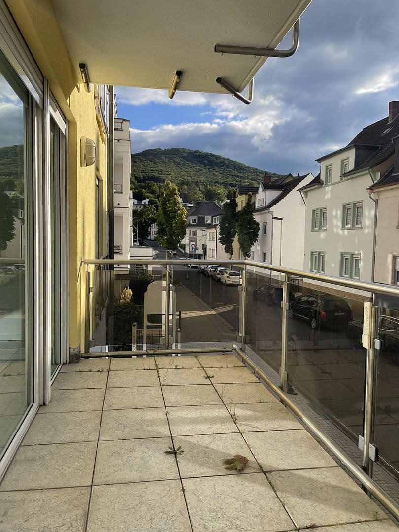 Pronájem bytu 3+1 105 m², Bad Neuenahr-Ahrweiler, Porýní-Falc Pronájem bytu 3+1 105 m², Bad Neuenahr-Ahrweiler, Porýní-Falc
