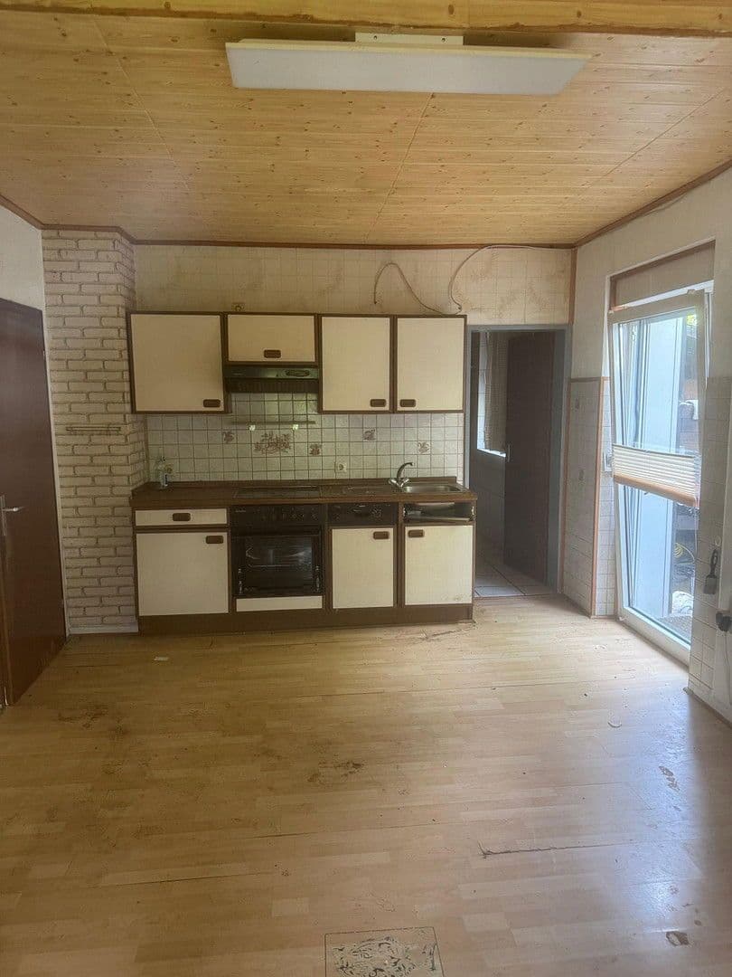 Prodej domu 125 m², pozemek 194 m², Rensdorfstrasse 19, Neunkirchen, Severní Porýní-Vestfálsko Prodej domu 125 m², pozemek 194 m², Rensdorfstrasse 19, Neunkirchen, Severní Porýní-Vestfálsko