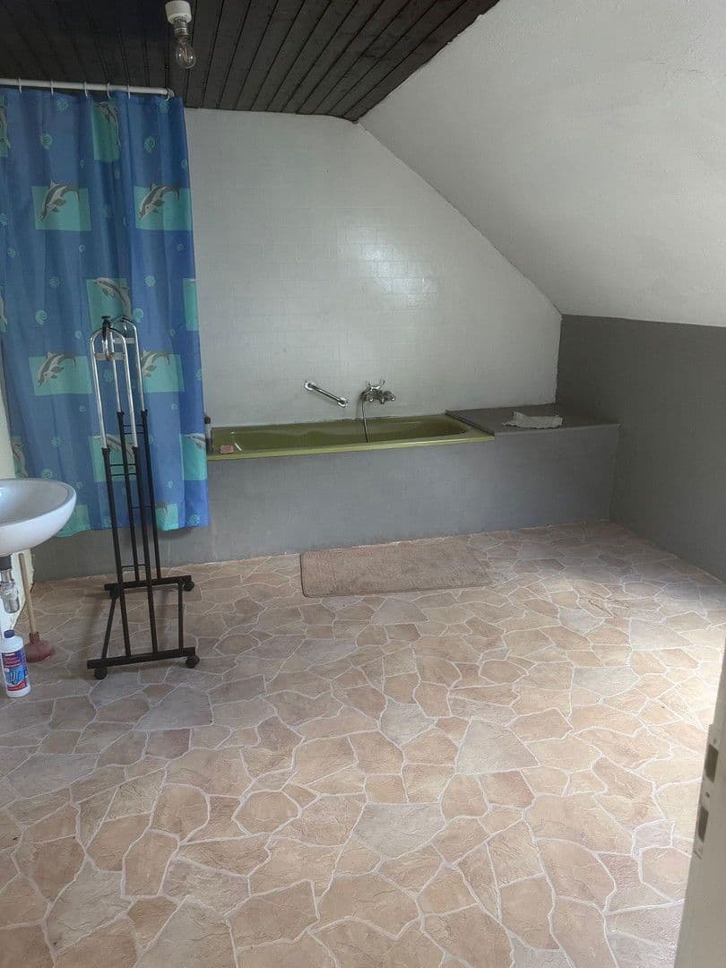 Prodej domu 125 m², pozemek 194 m², Rensdorfstrasse 19, Neunkirchen, Severní Porýní-Vestfálsko Prodej domu 125 m², pozemek 194 m², Rensdorfstrasse 19, Neunkirchen, Severní Porýní-Vestfálsko