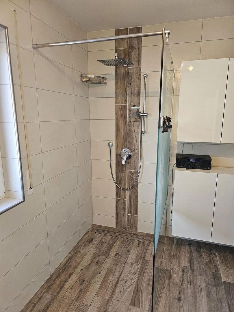 Prodej bytu 5+1 210 m², Am Steinbach 26, Burgthann, Bavorsko Prodej bytu 5+1 210 m², Am Steinbach 26, Burgthann, Bavorsko