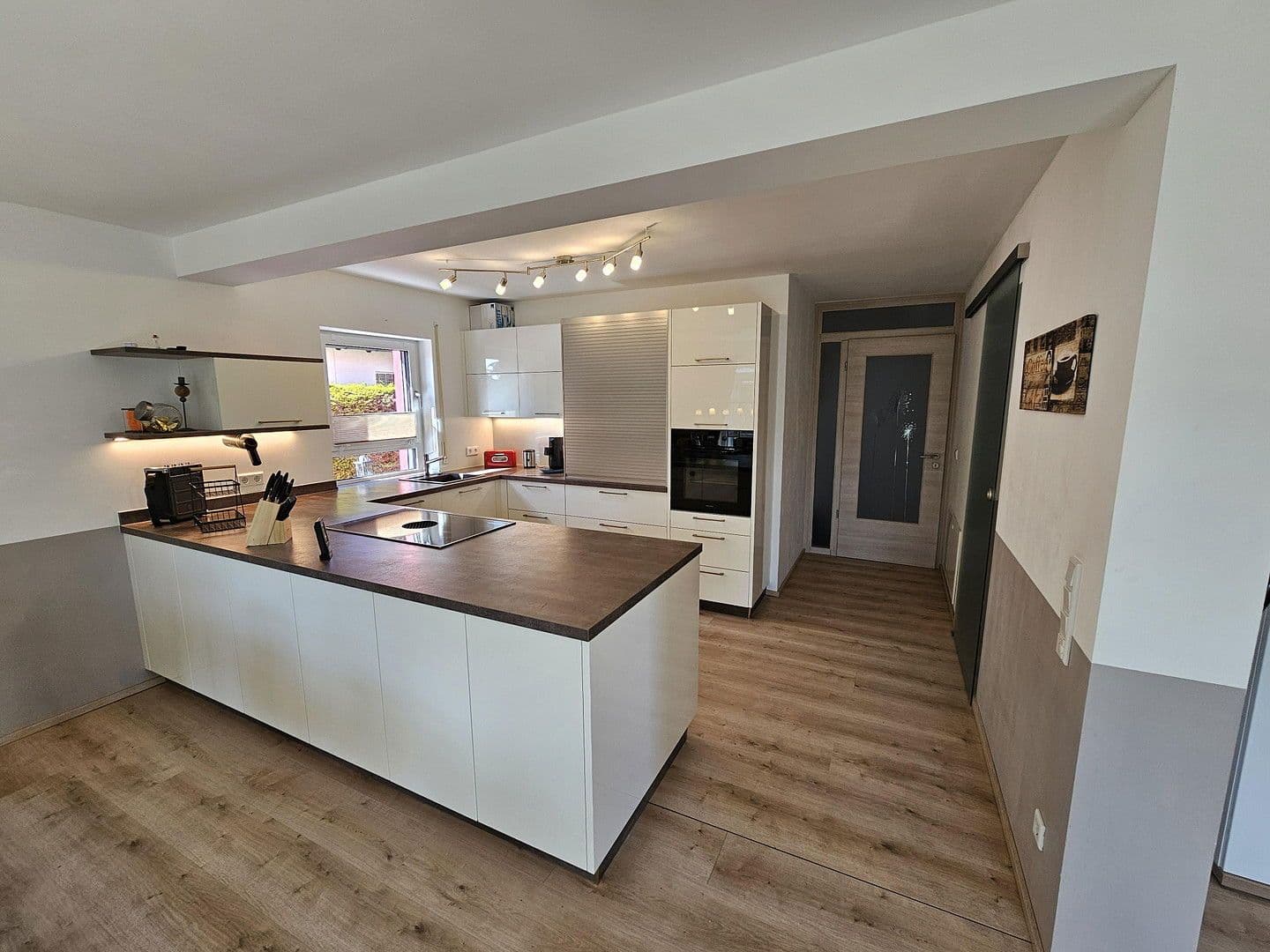 Prodej bytu 5+1 210 m², Am Steinbach 26, Burgthann, Bavorsko Prodej bytu 5+1 210 m², Am Steinbach 26, Burgthann, Bavorsko