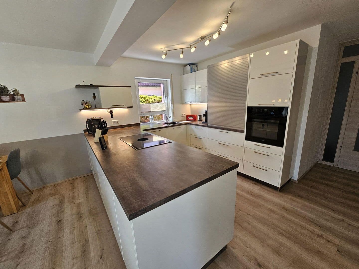 Prodej bytu 5+1 210 m², Am Steinbach 26, Burgthann, Bavorsko Prodej bytu 5+1 210 m², Am Steinbach 26, Burgthann, Bavorsko