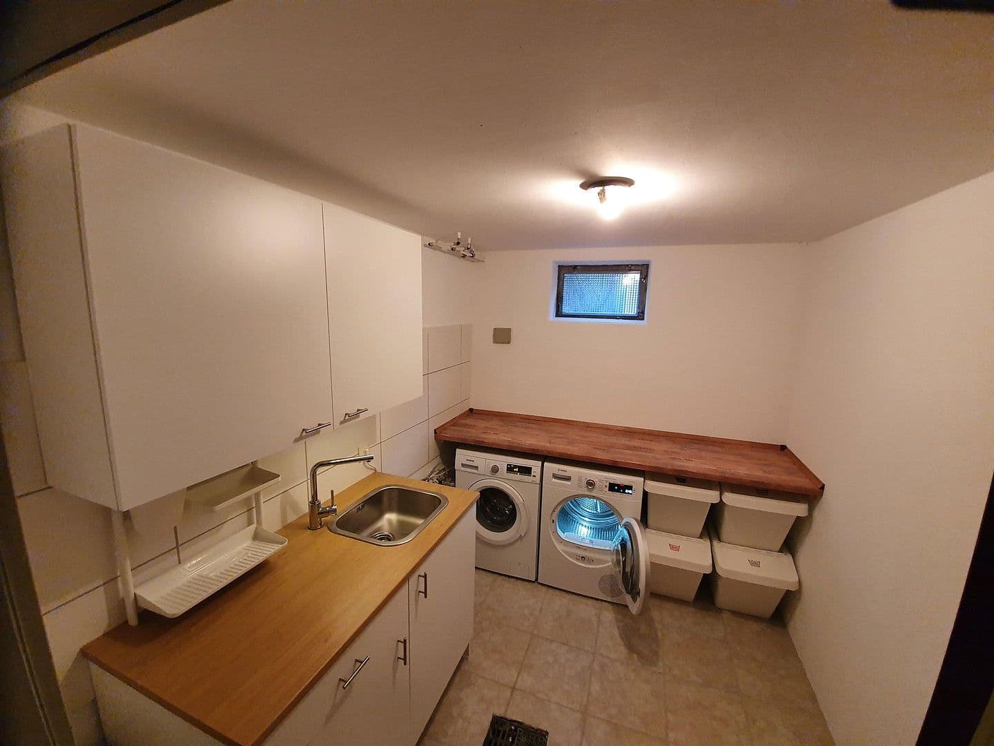 Prodej bytu 5+1 210 m², Am Steinbach 26, Burgthann, Bavorsko Prodej bytu 5+1 210 m², Am Steinbach 26, Burgthann, Bavorsko