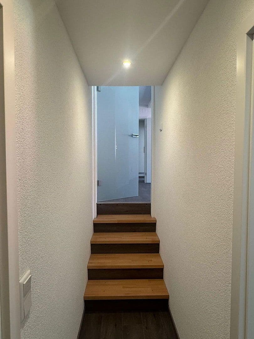 Pronájem bytu 4+1 103 m², Schlossstraße 36, Rauenberg, Bádensko-Württembersko Pronájem bytu 4+1 103 m², Schlossstraße 36, Rauenberg, Bádensko-Württembersko