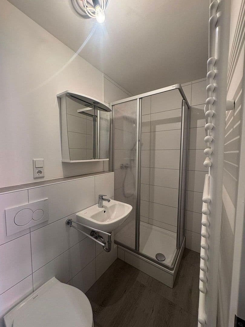 Pronájem bytu 4+1 103 m², Schlossstraße 36, Rauenberg, Bádensko-Württembersko Pronájem bytu 4+1 103 m², Schlossstraße 36, Rauenberg, Bádensko-Württembersko