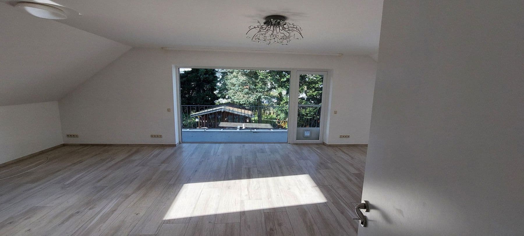 Pronájem bytu 2+1 117 m², Ratingen, Severní Porýní-Vestfálsko Pronájem bytu 2+1 117 m², Ratingen, Severní Porýní-Vestfálsko