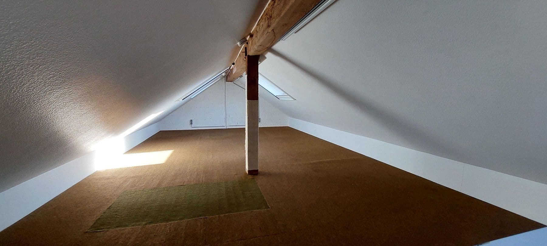 Pronájem bytu 2+1 117 m², Ratingen, Severní Porýní-Vestfálsko Pronájem bytu 2+1 117 m², Ratingen, Severní Porýní-Vestfálsko