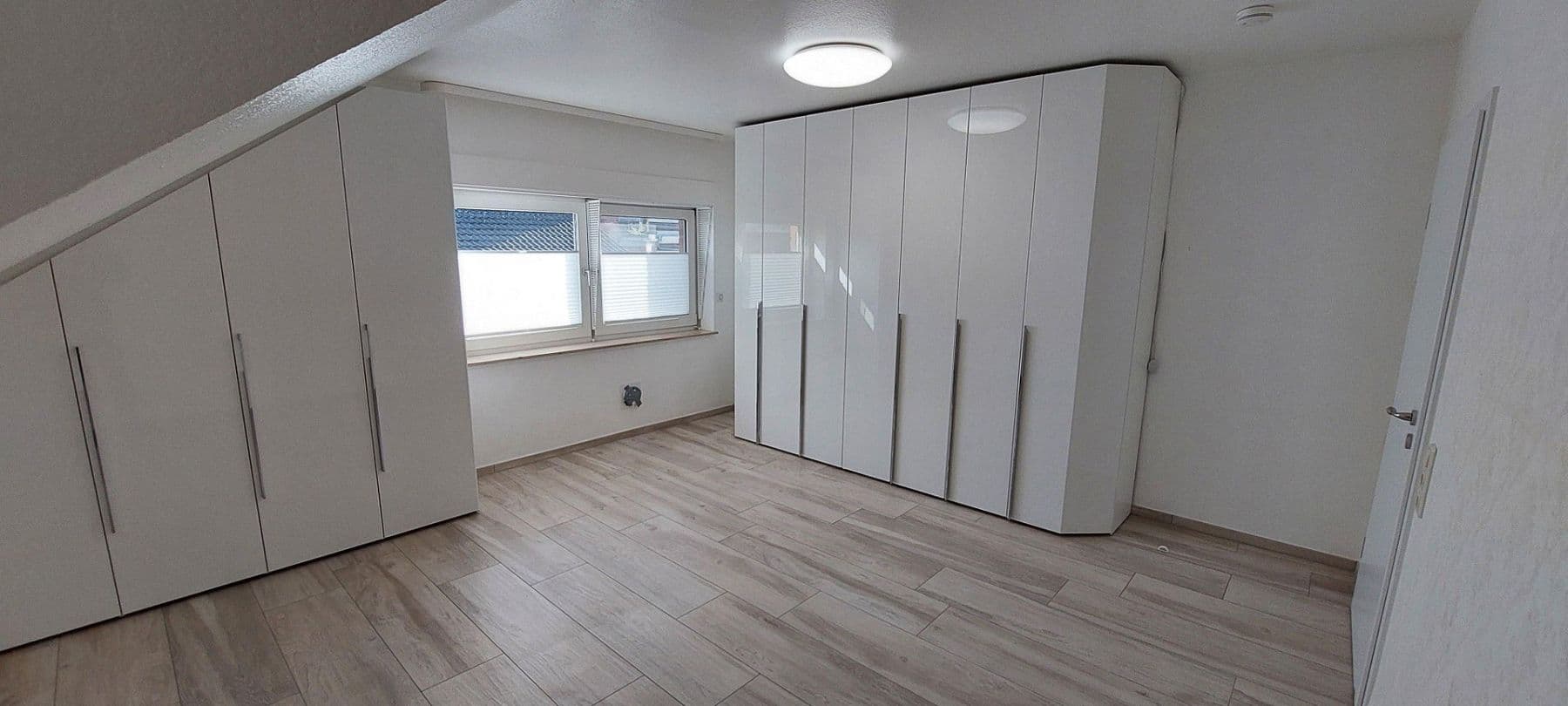 Pronájem bytu 2+1 117 m², Ratingen, Severní Porýní-Vestfálsko Pronájem bytu 2+1 117 m², Ratingen, Severní Porýní-Vestfálsko