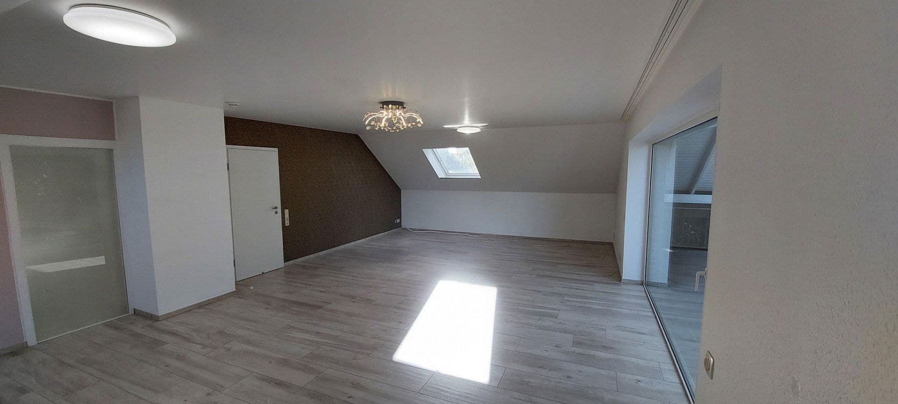 Pronájem bytu 2+1 117 m², Ratingen, Severní Porýní-Vestfálsko Pronájem bytu 2+1 117 m², Ratingen, Severní Porýní-Vestfálsko